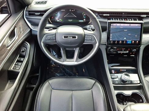 Used 2024 Jeep Grand Cherokee Limited 4xe AWD/4WD image 12