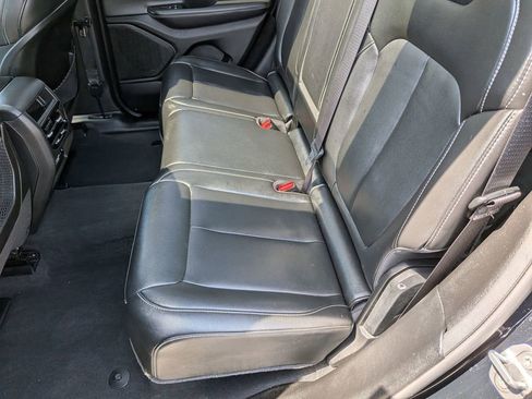 Certified 2023 Jeep Grand Cherokee Limited w/ Black Appearance Package AWD/4WD image 25