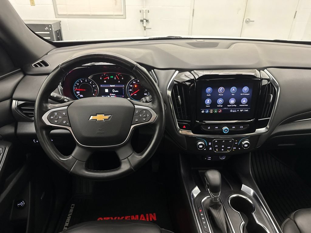 Used 2023 Chevrolet Traverse LT w/ LT Premium Package AWD/4WD image 18