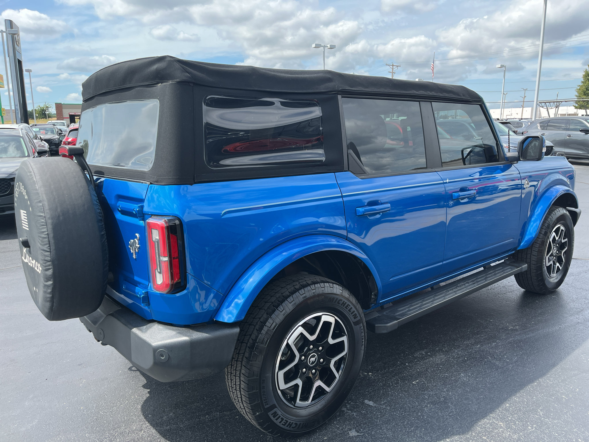Used 2022 Ford Bronco Outer Banks AWD/4WD image 9