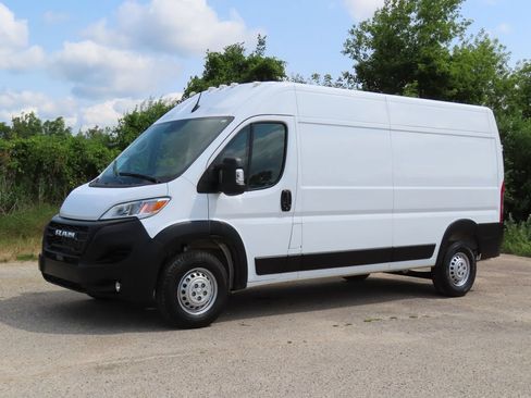 Used 2026 RAM ProMaster 2500 w/ Convenience Group FWD image 19