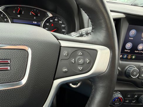 Used 2022 GMC Terrain SLT w/ Elevation Edition image 28