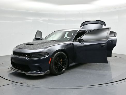 Used 2019 Dodge Charger R/T image 29