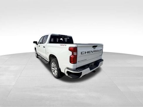 Used 2020 Chevrolet Silverado 1500 Custom w/ Custom Value Package AWD/4WD image 2