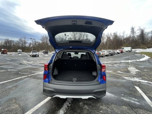 Used 2023 Kia Seltos LX image 16