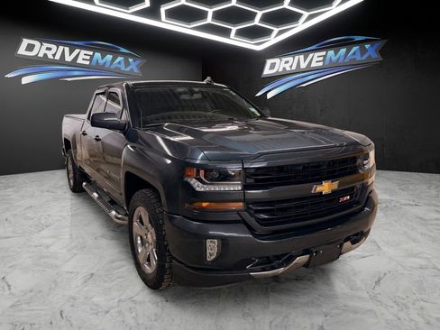 Used 2018 Chevrolet Silverado 1500 LT w/ All Star Edition AWD/4WD image 3