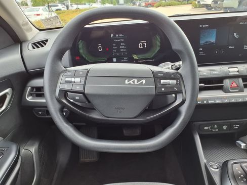 Used 2025 Kia K4 FWD image 20