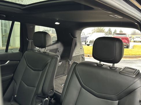 Used 2021 Cadillac XT6 Premium Luxury image 28