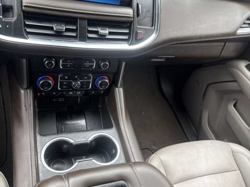Used 2022 Chevrolet Suburban LT AWD/4WD image 33