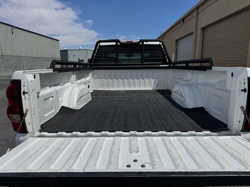 Used 2006 Chevrolet Silverado 2500 W/T w/ Skid Plate Package AWD/4WD image 27