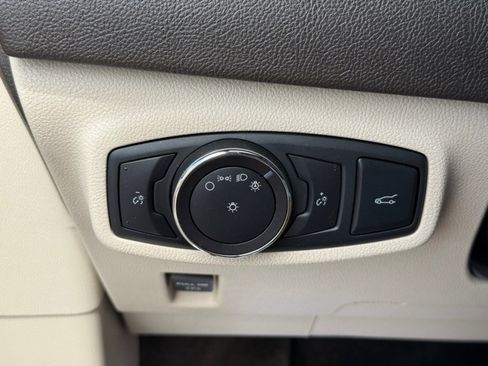 Used 2019 Lincoln MKC Select w/ MKC Climate Package FWD image 33