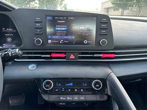 Used 2021 Hyundai Elantra SEL FWD image 15