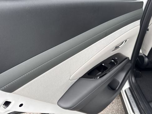 New 2026 Hyundai Tucson Limited FWD image 12