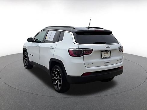 Used 2025 Jeep Compass Limited AWD/4WD image 11