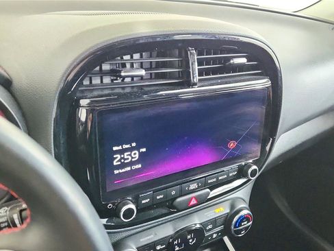 Used 2025 Kia Soul GT-Line w/ GT-Line Technology Package image 42