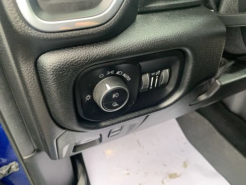 Used 2019 RAM 1500 Laramie w/ Sport Appearance Package AWD/4WD image 13