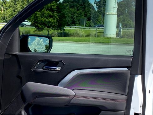 New 2025 Chevrolet Colorado Z71 w/ Technology Package image 17