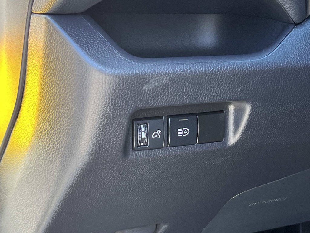 Used 2025 Toyota RAV4 XLE AWD/4WD image 26
