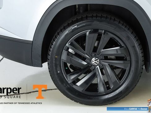Used 2022 Volkswagen Atlas Cross Sport SE w/ Panoramic Sunroof Package FWD image 13