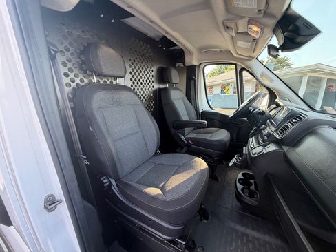 Used 2025 RAM ProMaster 2500 w/ U-Haul Equipment Group FWD image 20