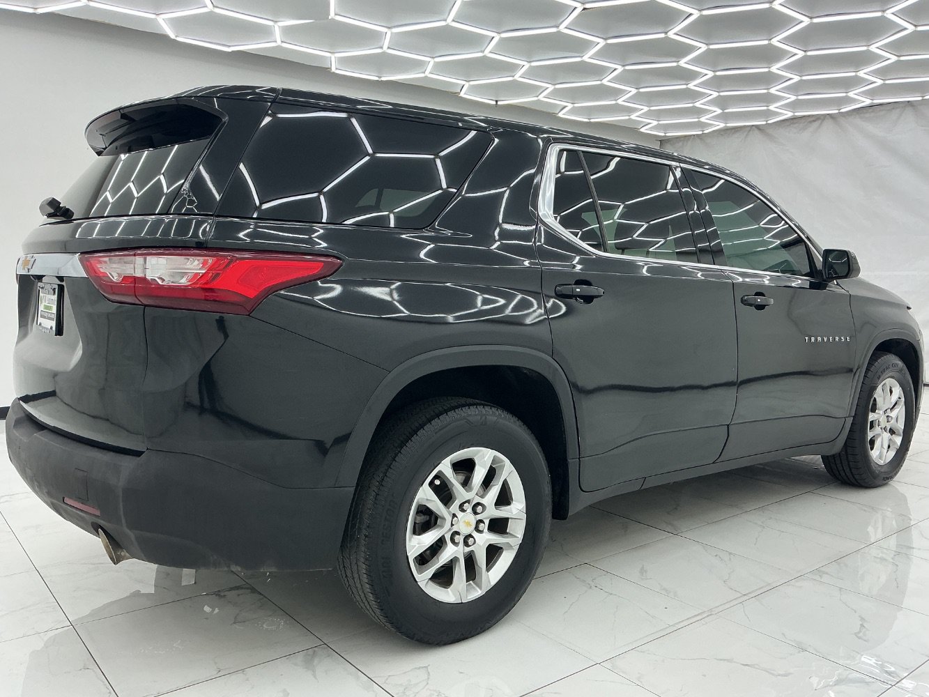 Used 2021 Chevrolet Traverse LS AWD/4WD image 11