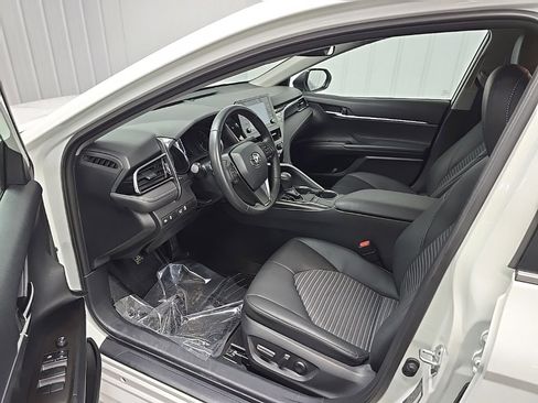 Used 2022 Toyota Camry SE image 28