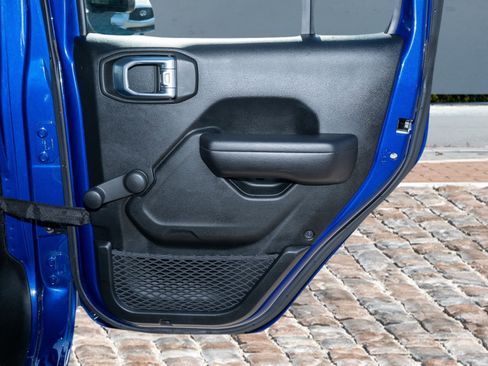 Used 2018 Jeep Wrangler Unlimited Sport image 11