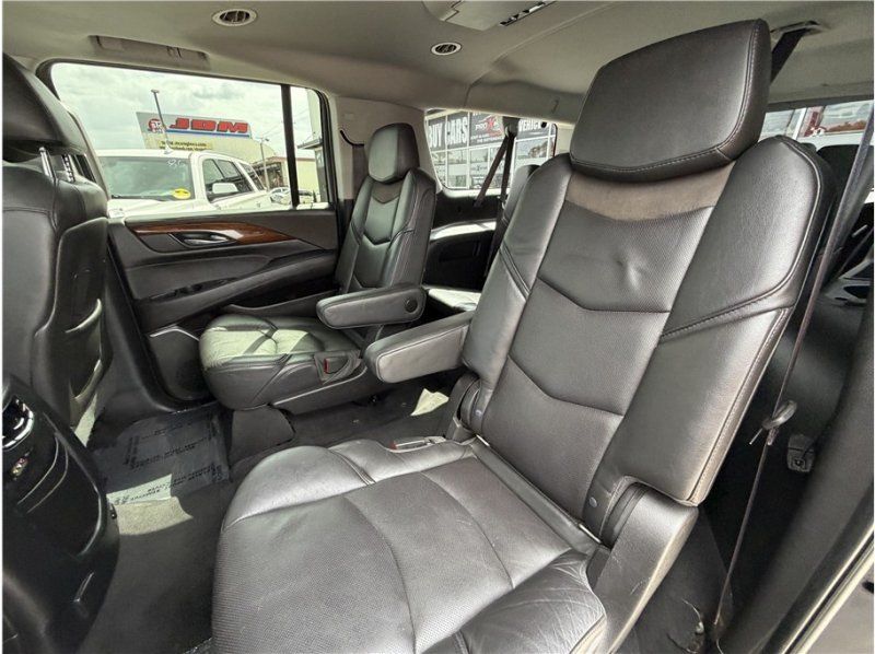 Used 2016 Cadillac Escalade ESV Luxury AWD/4WD image 24