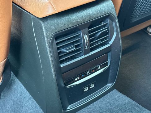 Used 2022 BMW 330i Sedan w/ Driving Assistance Package image 13