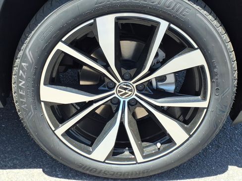 New 2026 Volkswagen Atlas SEL Premium R-Line AWD/4WD image 9