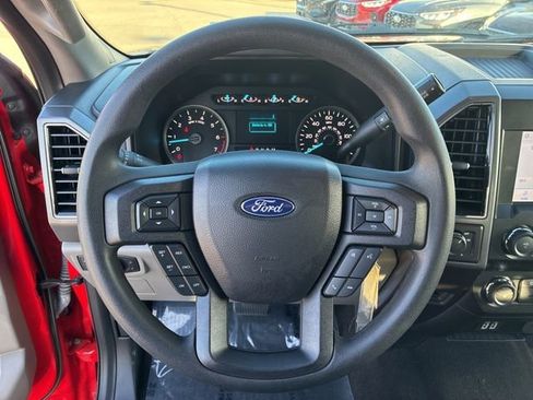 Used 2020 Ford F150 XLT image 32