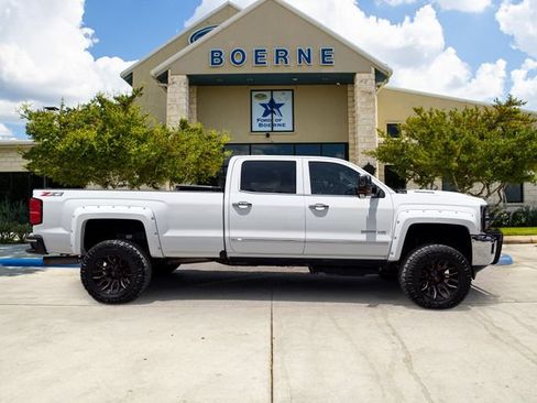 Used 2019 Chevrolet Silverado 2500 LTZ w/ Duramax Plus Package AWD/4WD image 7