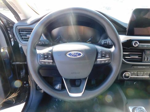 Used 2020 Ford Escape SE image 9