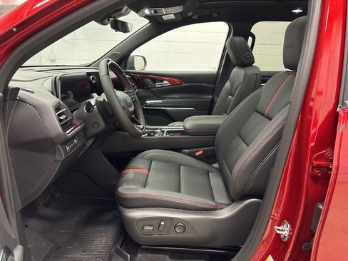 New 2026 Chevrolet Traverse RS w/ LPO, Floor Liner Package image 9