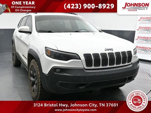 Used 2019 Jeep Cherokee Latitude image 1