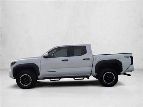 Used 2025 Toyota Tacoma TRD Off-Road image 9