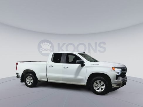 Used 2022 Chevrolet Silverado 1500 LT image 2