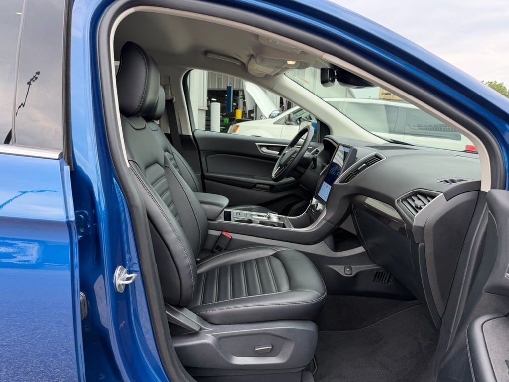 Used 2024 Ford Edge SEL w/ Convenience Package AWD/4WD image 6