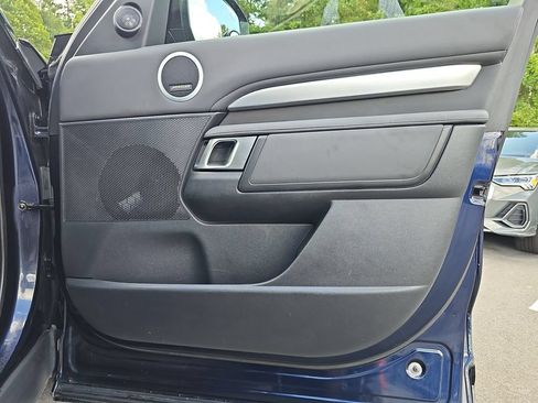 Used 2020 Land Rover Discovery Landmark AWD/4WD image 21