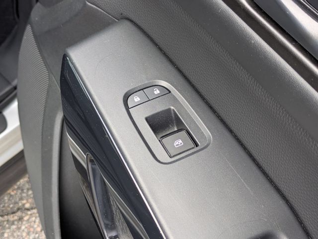 Used 2025 Nissan Pathfinder SV AWD/4WD image 37
