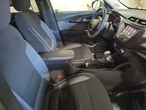Used 2023 Chevrolet TrailBlazer LT FWD image 10