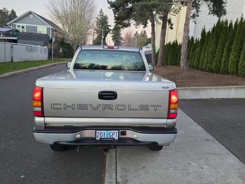 Used 2001 Chevrolet Silverado 1500 4x4 Regular Cab w/ Firm Ride Suspension Pkg image 6