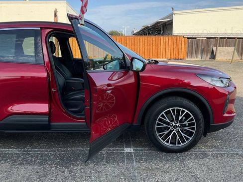 Used 2024 Ford Escape SE FWD image 29