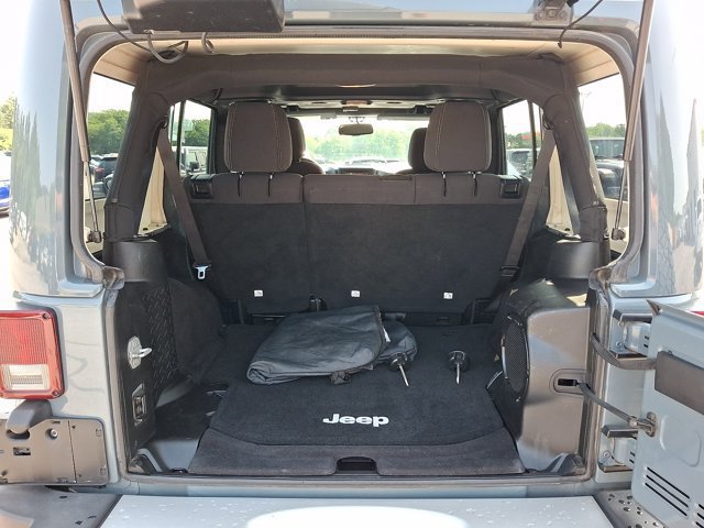 Used 2014 Jeep Wrangler Unlimited Sahara w/ Dual Top Group AWD/4WD image 34