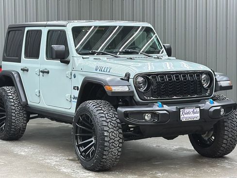 Used 2024 Jeep Wrangler Unlimited image 7