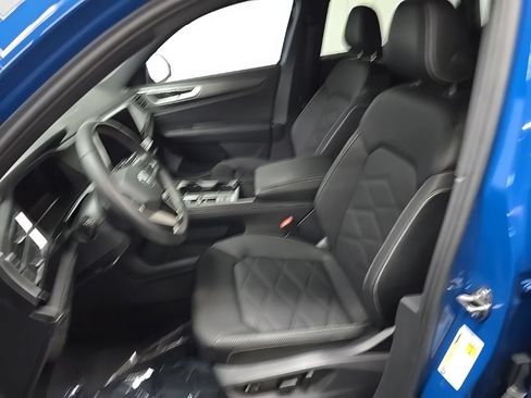 Used 2025 Volkswagen Atlas Cross Sport SE AWD/4WD image 30