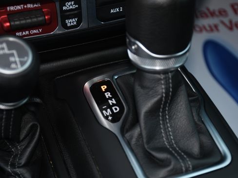 Used 2024 Jeep Wrangler Unlimited Rubicon AWD/4WD image 13