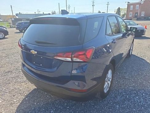 Used 2023 Chevrolet Equinox LS w/ LS Convenience Package image 2