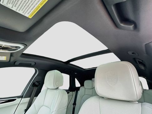 New 2026 Porsche Macan AWD/4WD image 14