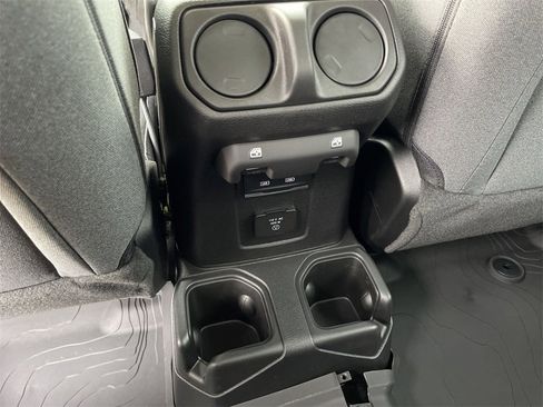 New 2025 Jeep Gladiator Sport image 25